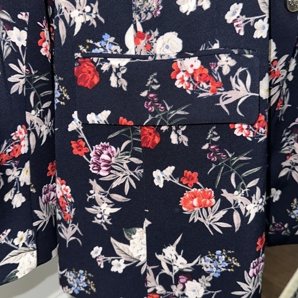 Lane Bryant Navy Floral Faux Pockets Single Button Closure Blazer sz 26 - Picture 6 of 14